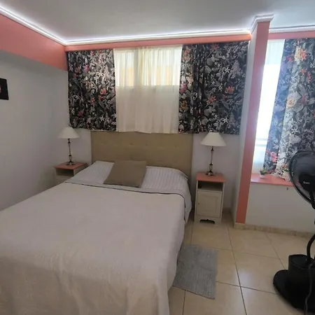 Apartment Beautiful Near The And Pool *