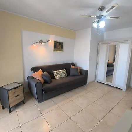 Apartment Beautiful Near The And Pool