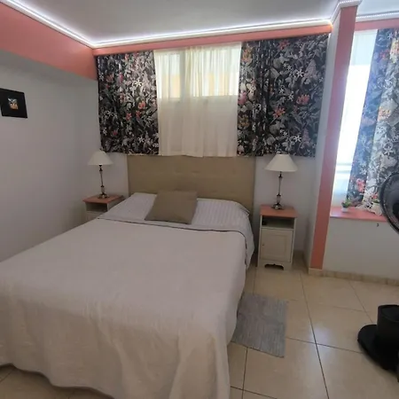 Apartment Beautiful Near The And Pool *